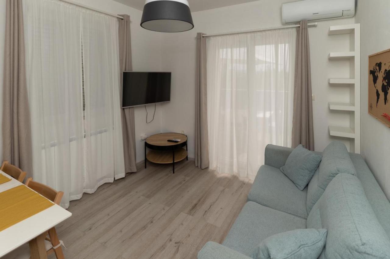 Apartments Happy Сукошан Екстер'єр фото