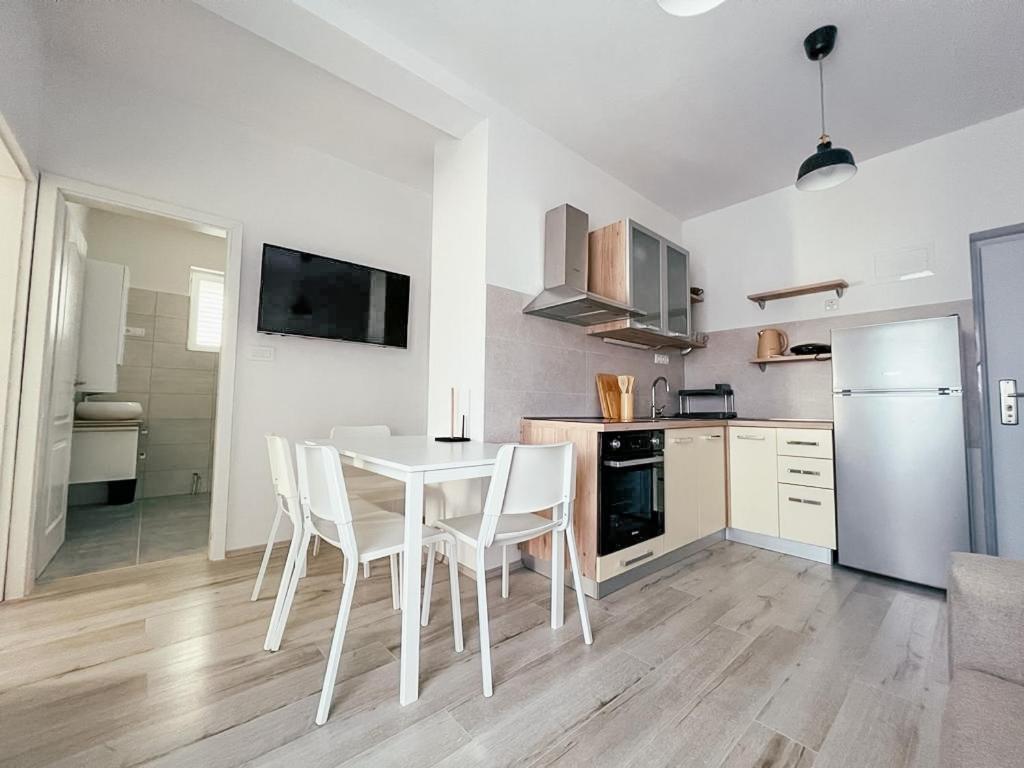Apartments Happy Сукошан Екстер'єр фото